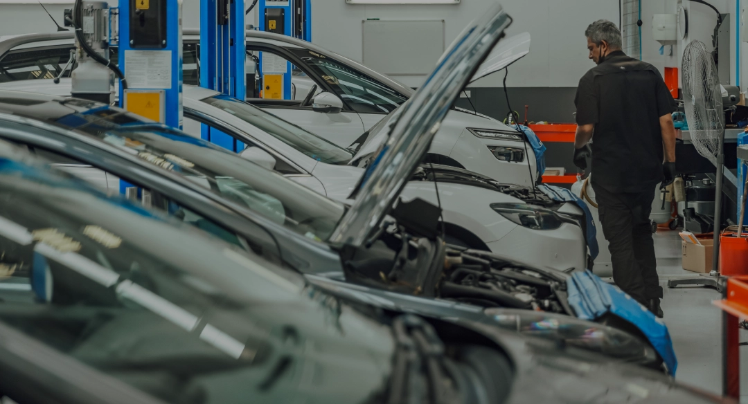 Toyota technician servicing a Toyota at Auckland City Toyota